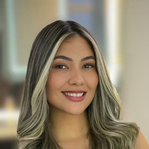 Bruna Rodrigues sorrindo